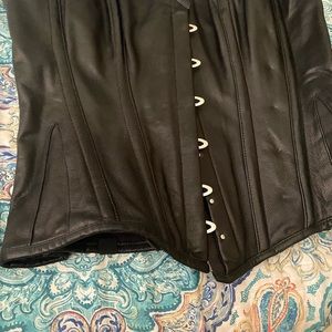 Brand new overbust leather corset size 2xl